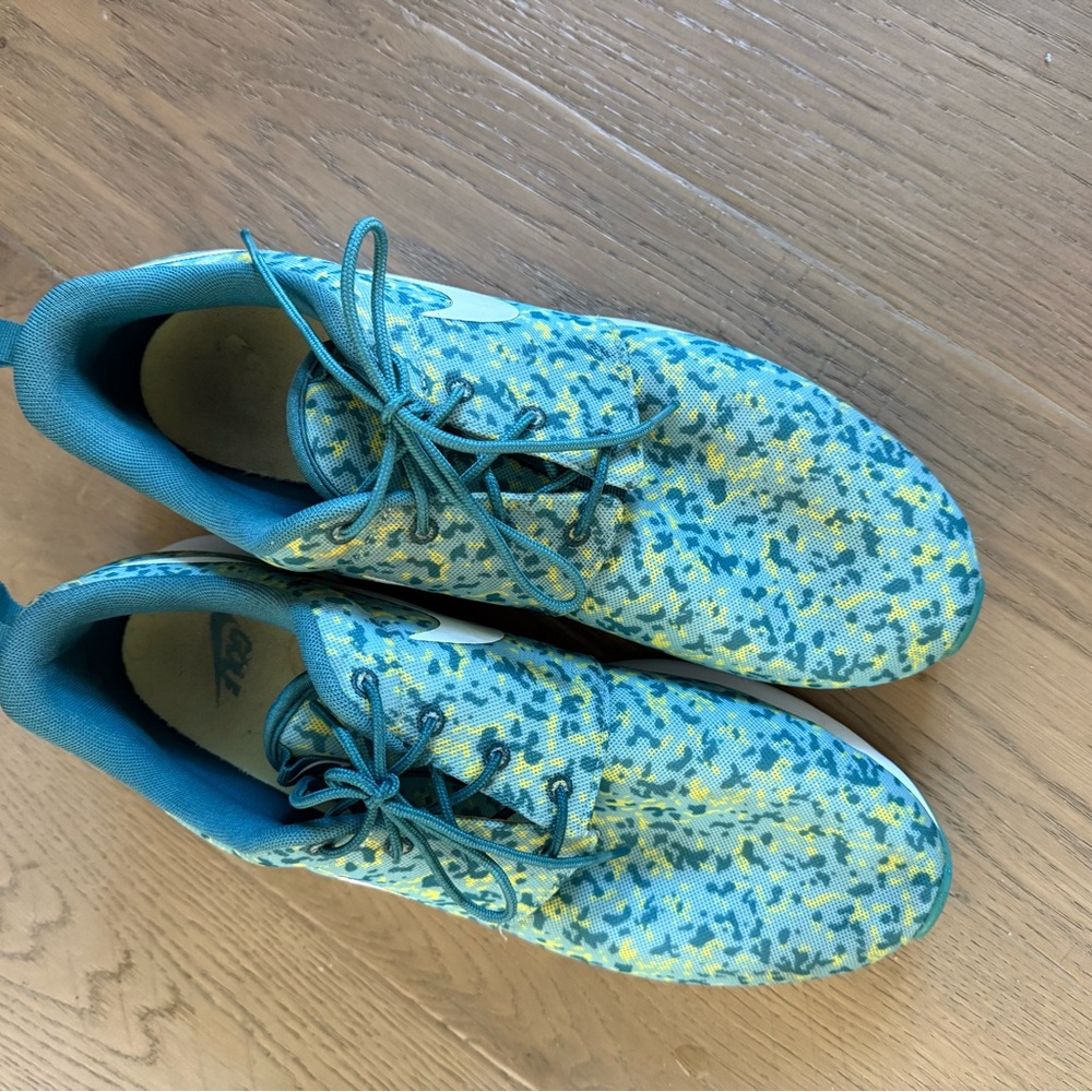 Nike Men's Roshe 2 G Spikeless Golf Shoes - Picture 2 of 6
